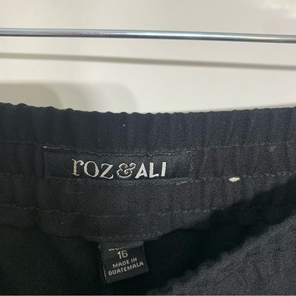 Bundle of 2 Roz & Ali plus size pull on cuffed high waisted pants navy & black - Picture 11 of 12